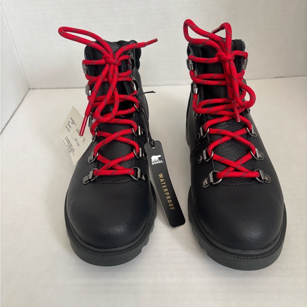 Sorel Madson Hiker Leather Waterproof Boot. Size 2 Boys